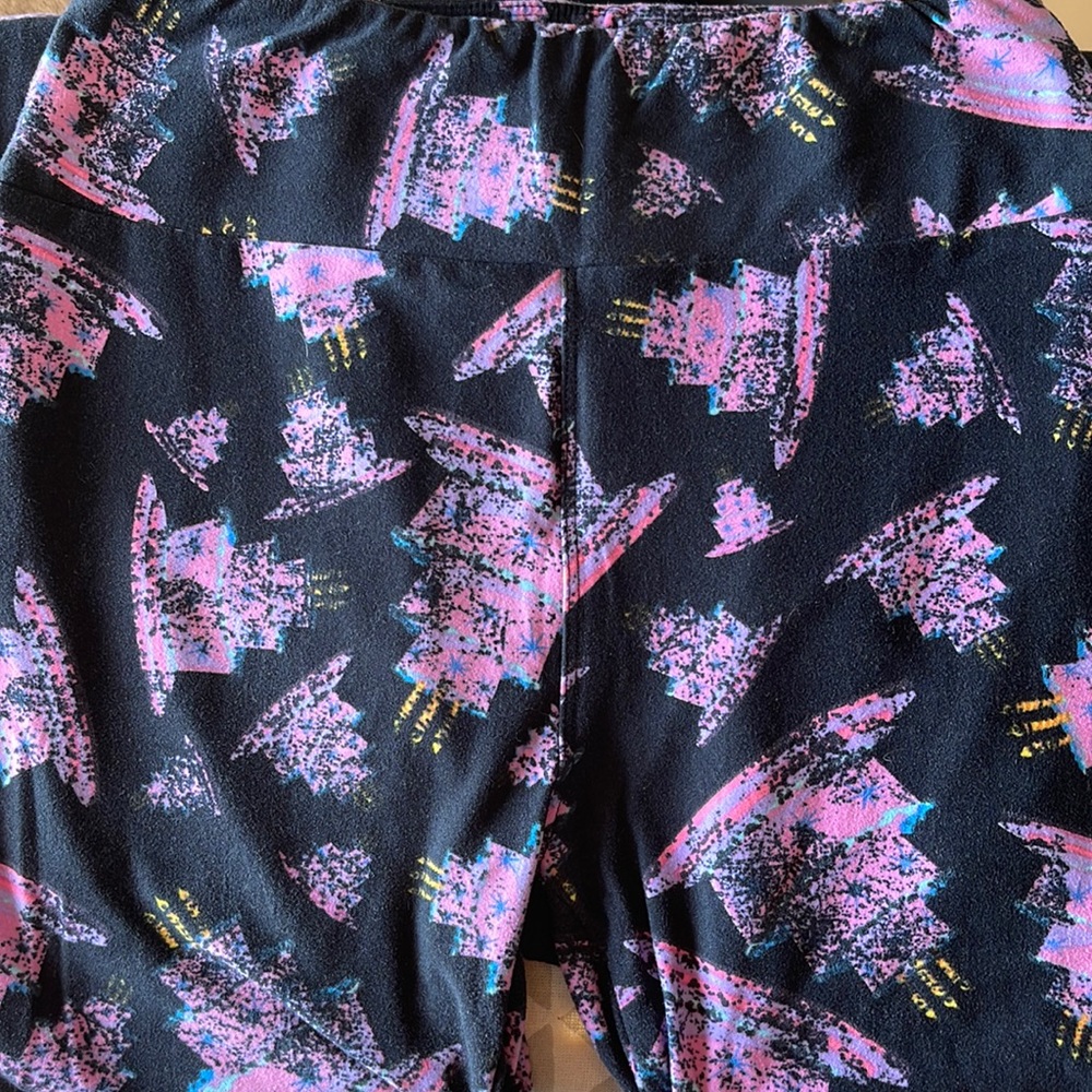 Rare LulaRoe Birthday Cake Leggings OS